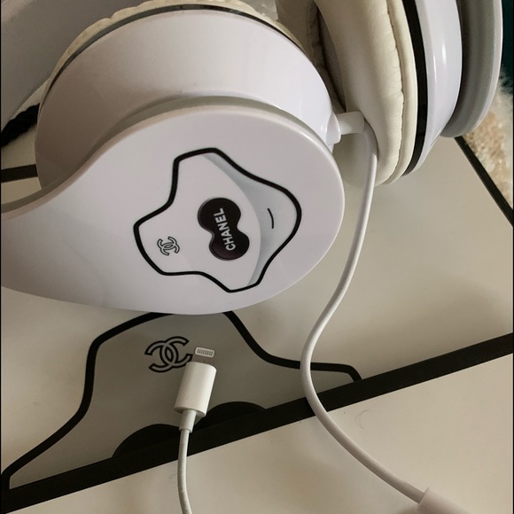 CHANEL Handbags - Auth Chanel headphones 😳👀DOPE🥳🥳